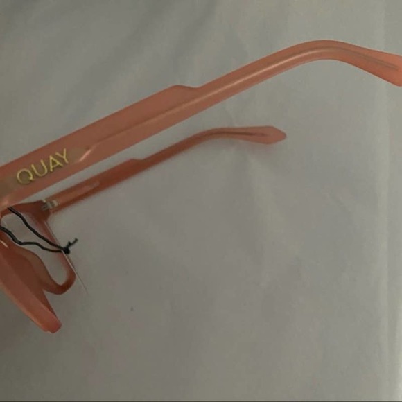 Quay Mini Hardwire Screen Blue Light Glasses Pink